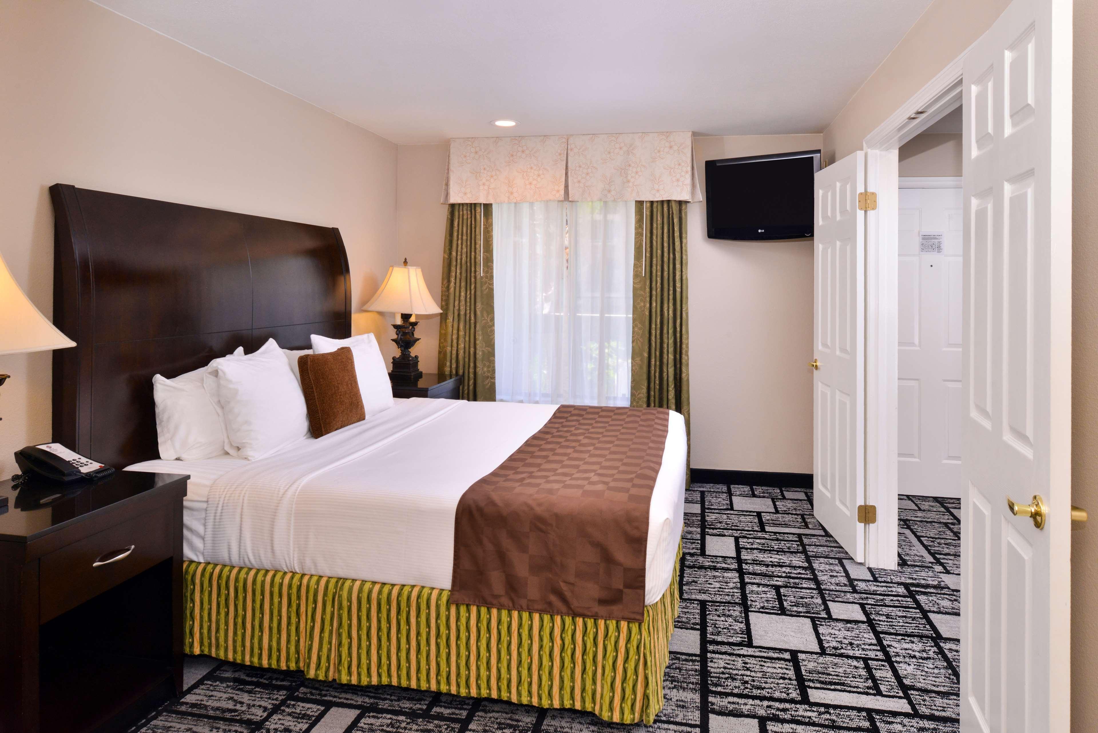Best Western Plus Meridian Inn & Suites, Anaheim-Ориндж Экстерьер фото