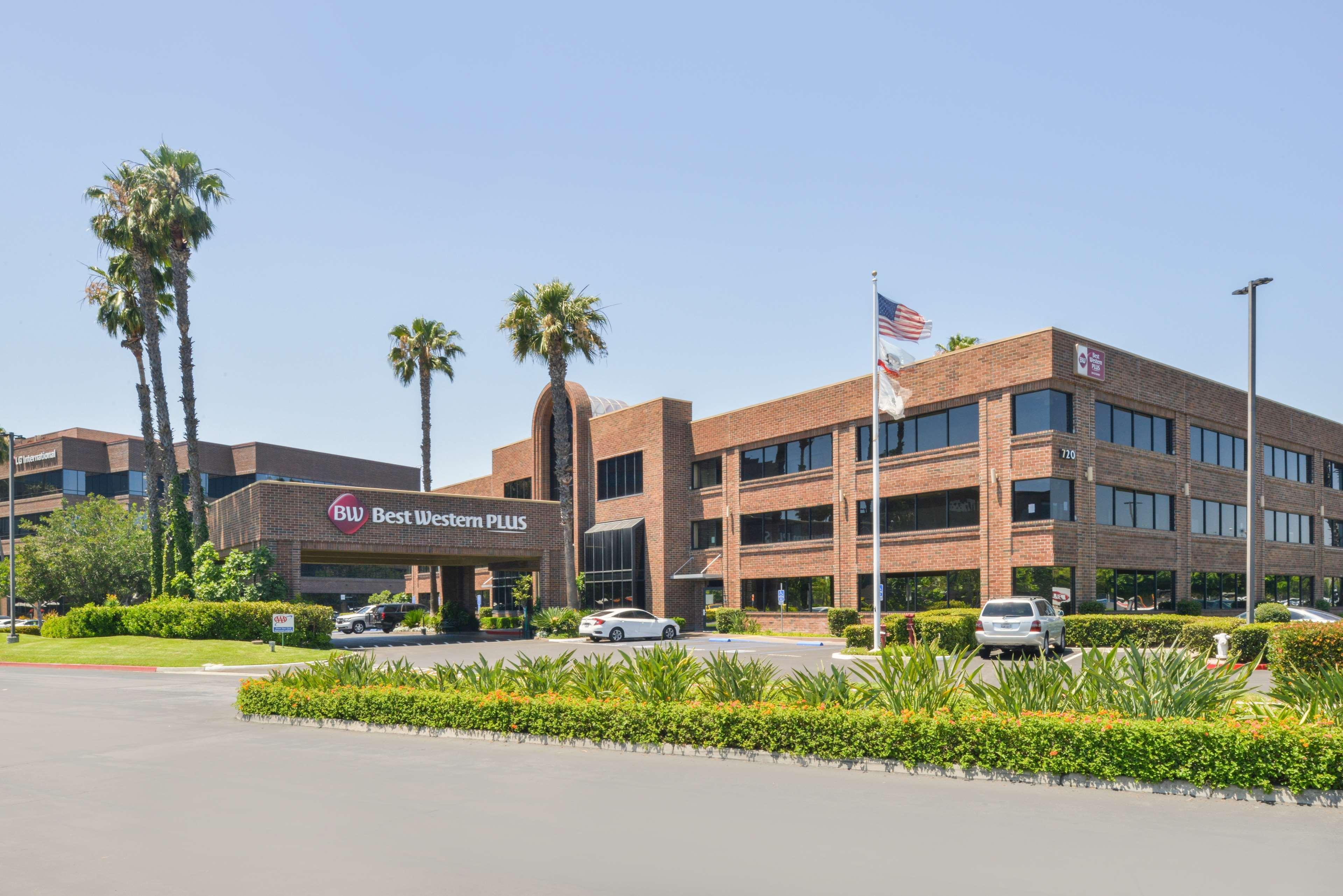 Best Western Plus Meridian Inn & Suites, Anaheim-Ориндж Экстерьер фото