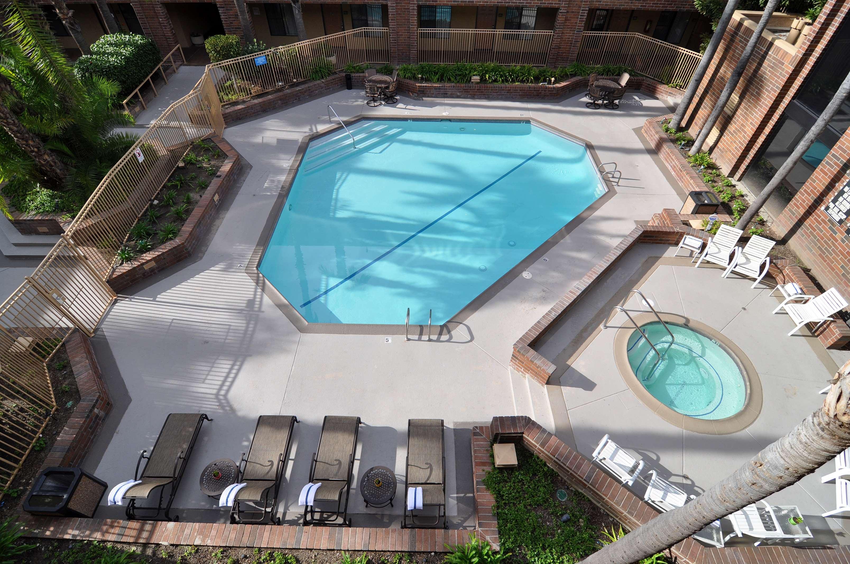 Best Western Plus Meridian Inn & Suites, Anaheim-Ориндж Экстерьер фото