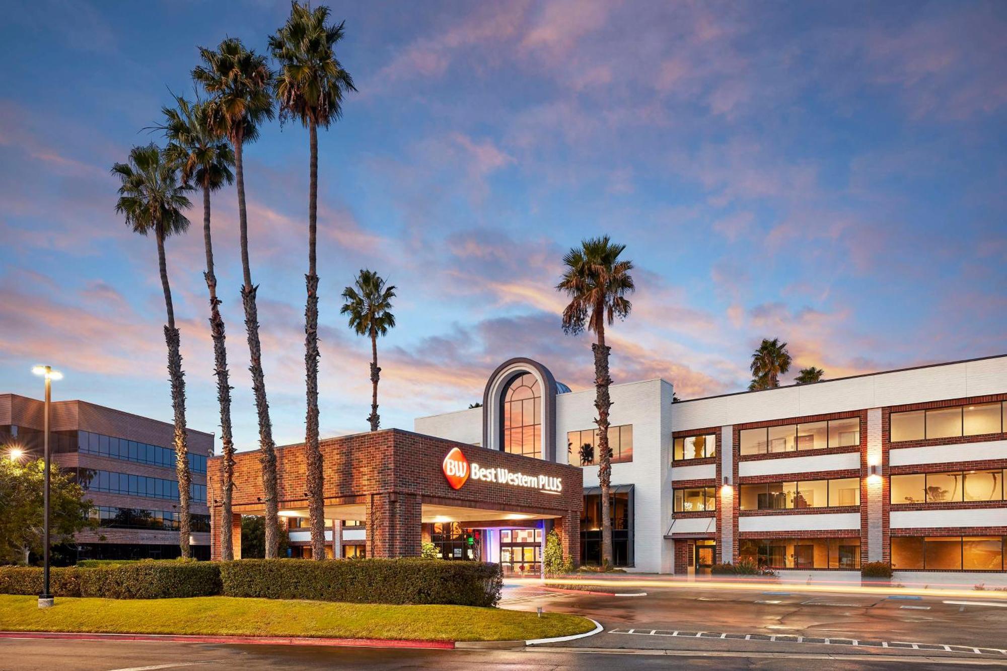 Best Western Plus Meridian Inn & Suites, Anaheim-Ориндж Экстерьер фото