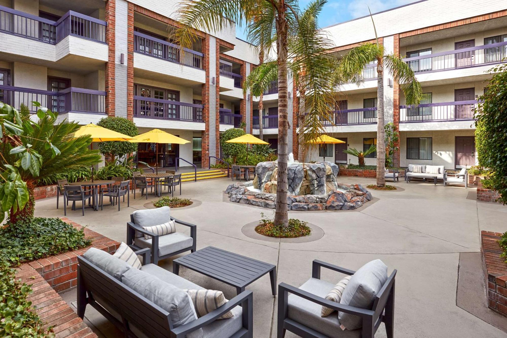Best Western Plus Meridian Inn & Suites, Anaheim-Ориндж Экстерьер фото