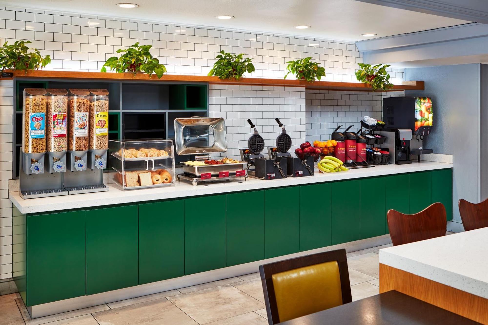Best Western Plus Meridian Inn & Suites, Anaheim-Ориндж Экстерьер фото